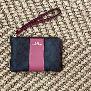 Coach wristlet wallet